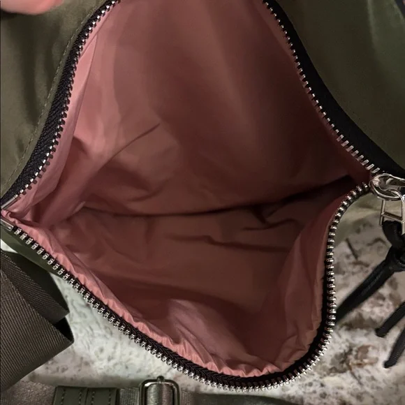 ShortyLOVE Amuse Olive Green Tote with Bright Pink Handle Accent - Picture 5 of 8